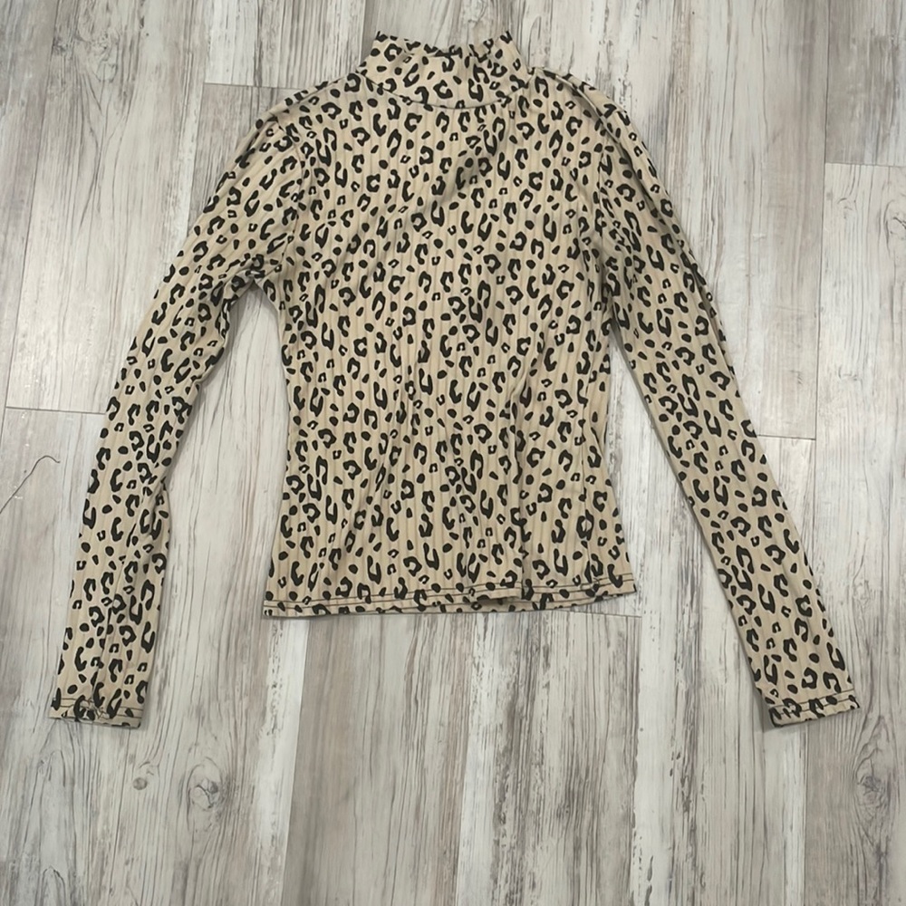 Rue21 worn, no stains, small